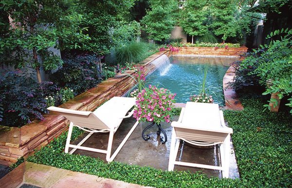 Small-Backyard-Landscape-Ideas-On-A-Budget