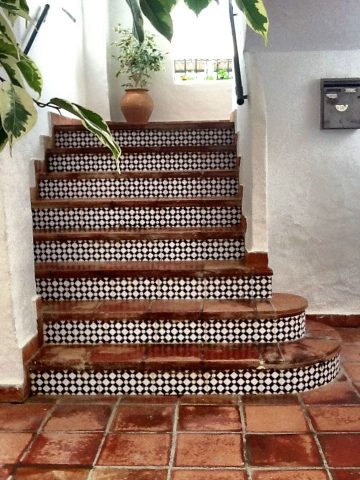 beautiful staircase tiling