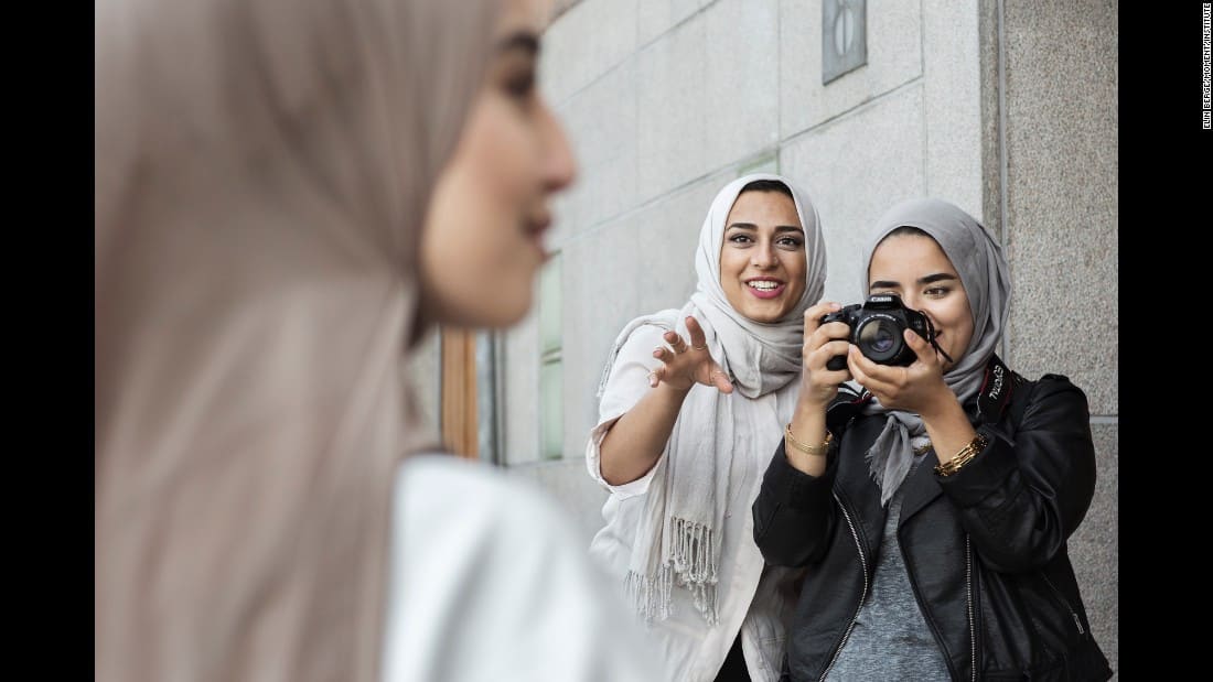 160905171812-03-cnnphotos-hijabistas-restricted-super-169